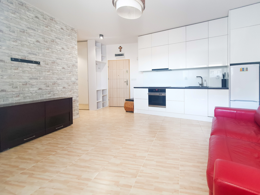 3 Pokoje Z Windą I Loggią – Ul. Hallera